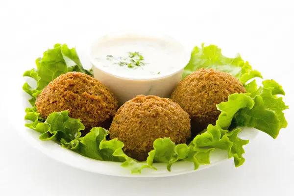 Teller mit 3 Falafel und Dip