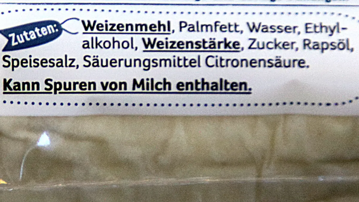 Zutatenliste einer Blätterteig-Verpackung