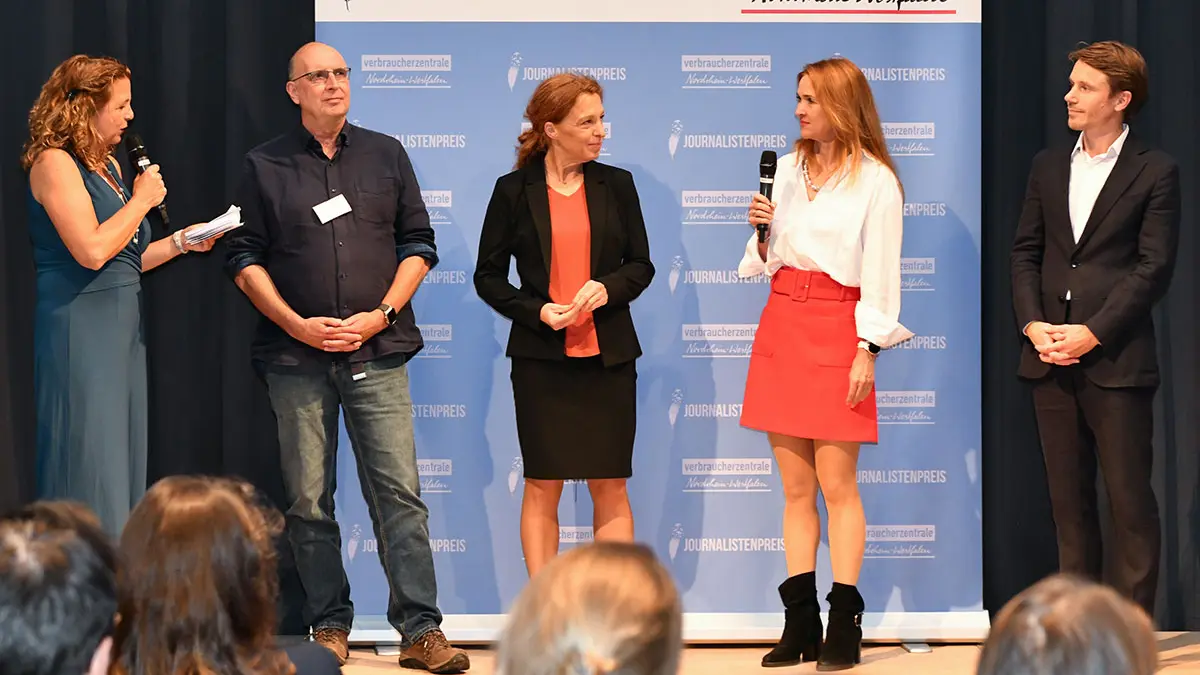 Die Jury des Preises auf der Bühne