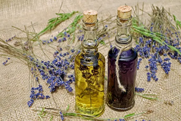 Badeöl und Lavendel