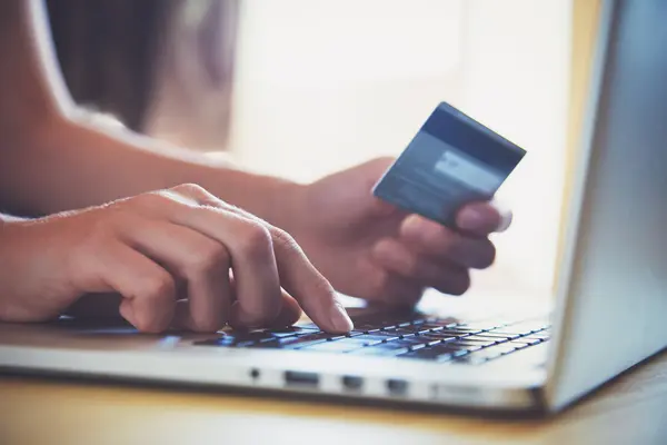  Online Shopping Kreditkarte
