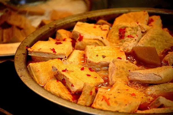 Gericht aus eingelegtem Tofu