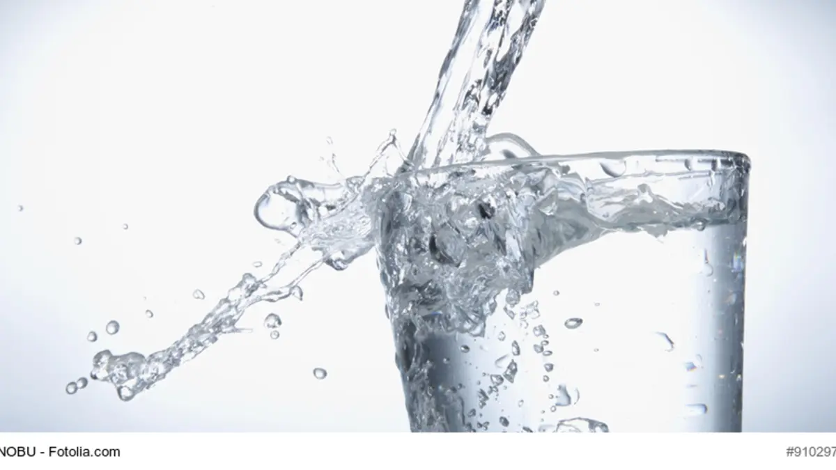 Wasser im Glas