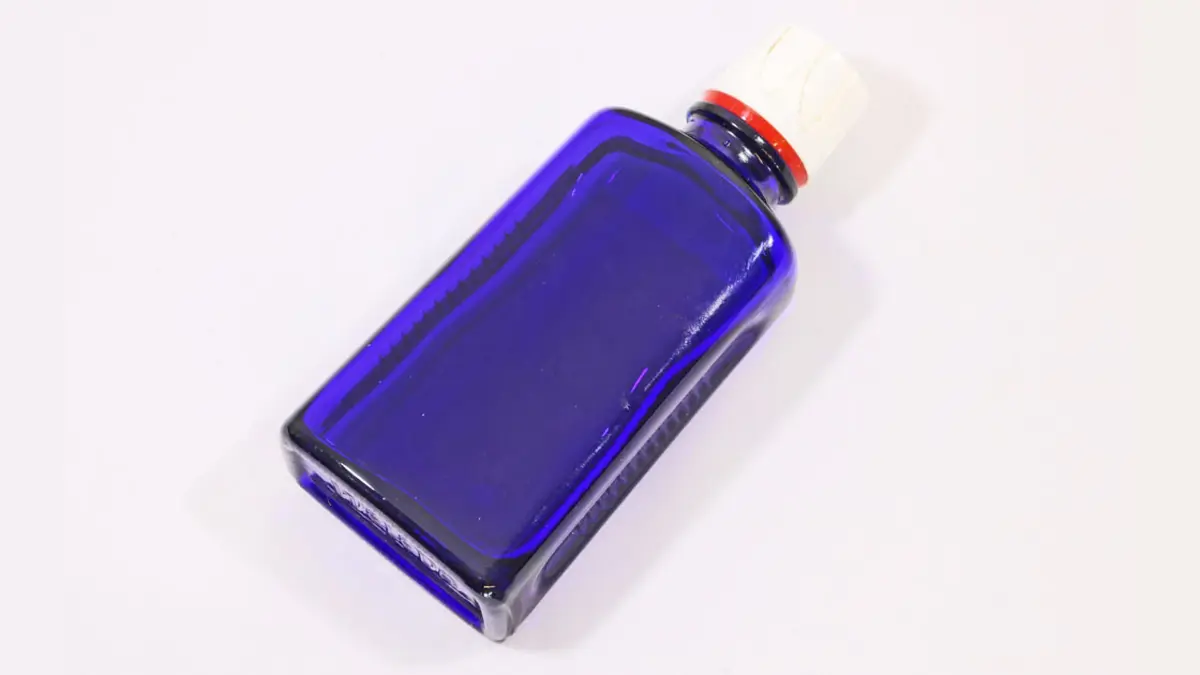 Blaue Glasflasche