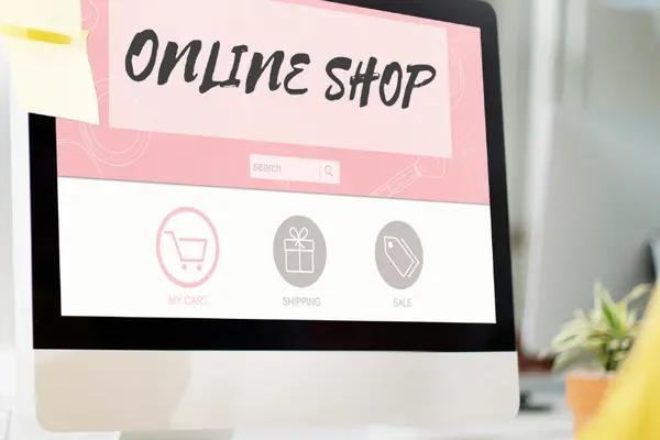 Auf dem Monitor ist eine Schrift Online-Shop