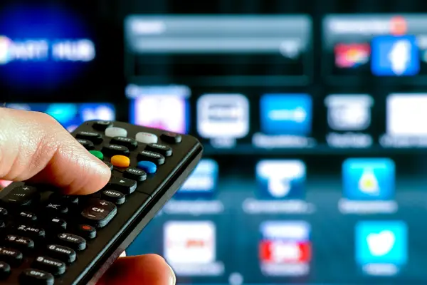 Smart TV mit Fernbedienung
