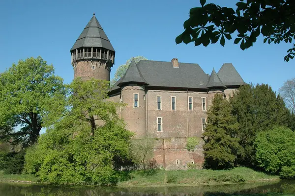  Burg Linn in Krefeld