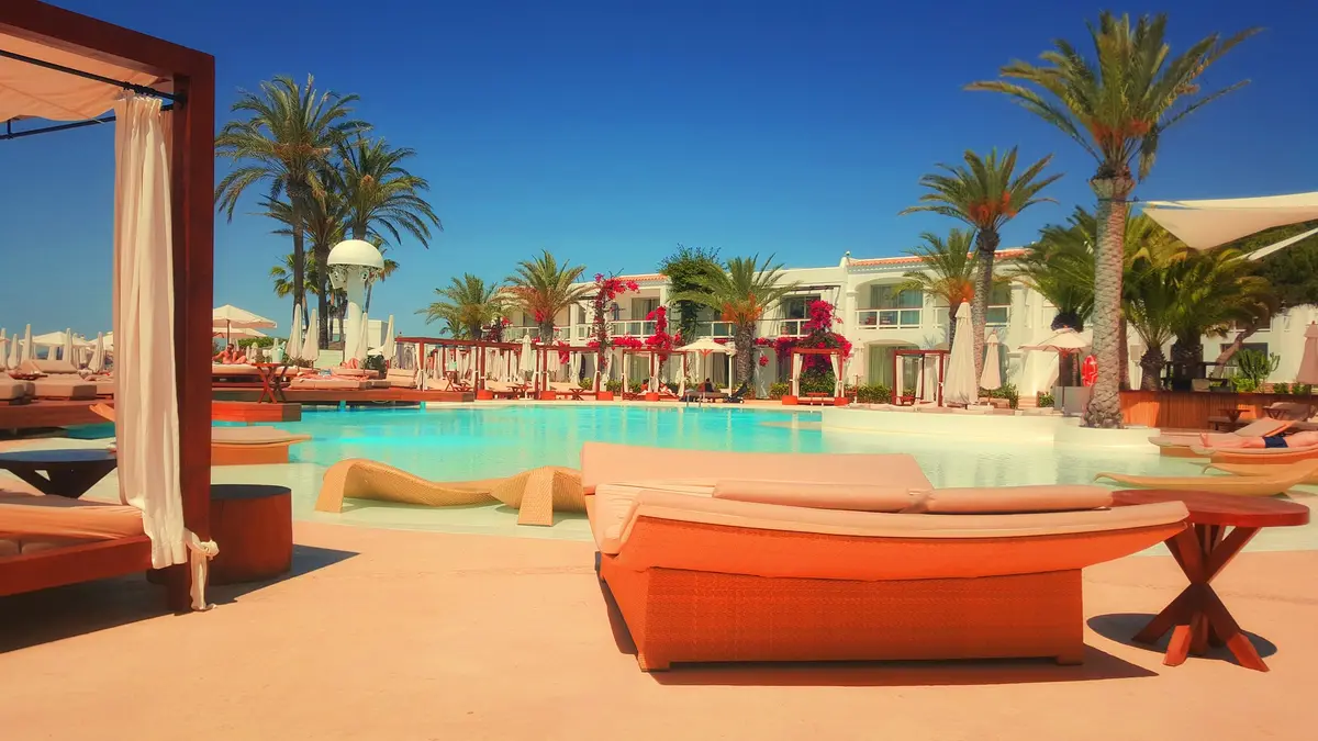 Hotel mit Pool