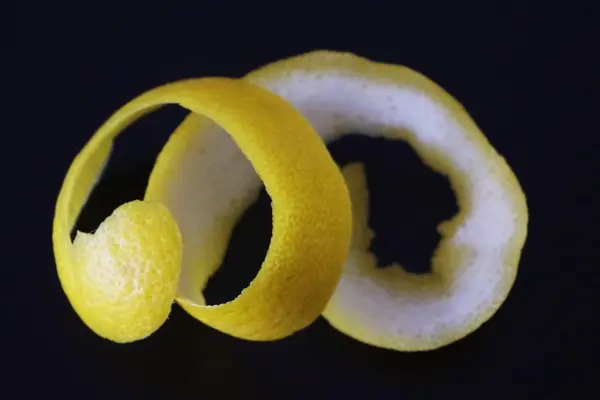 Zitronenschale