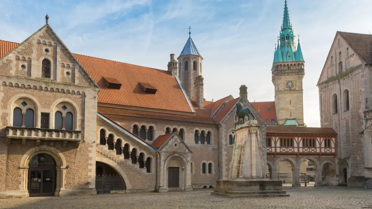 Zu sehen ist der mittelalterliche Burgplatz in Braunschweig
