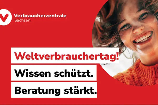 Kampagnenbild mit Logo, lachender Frau und Schriftzug zum Weltverbrauchertag