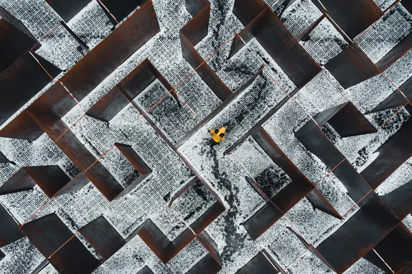 Mensch in einem Labyrinth