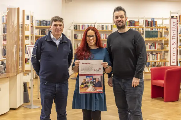 VZ-Geschäftsführer Dr. Ralph Walther, Ernährungsexpertin Antje Beck und Matthias Lange von der Stadt- und Regionalbibliothek Erfurt bei der Präsentation der Vortragsreihe.