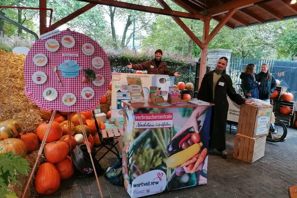 Aktionsstand beim Gertrudenhof mit Messetheke und Quizscheibe