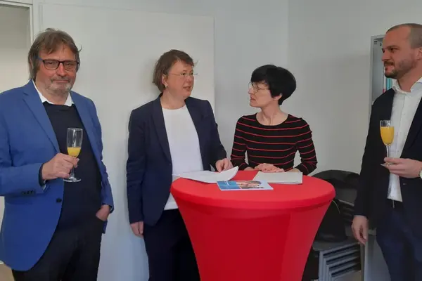 V. l. n. r.: Armin Waldbüßer (MdL), VZBW-Vorständin Cornelia Tausch,  Heidelberger Bürgermeisterin Stefanie Jansen, Jan-Peter Röderer (MdL).