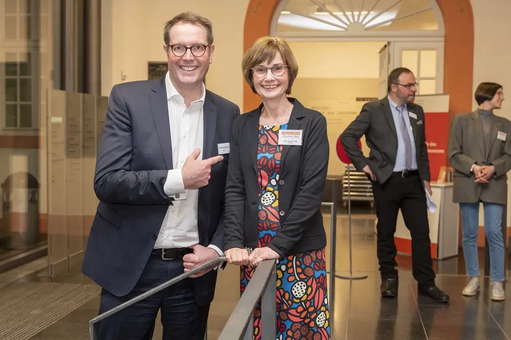 Alexander Schweizter und Ulrike von der Lühe im Portrait.