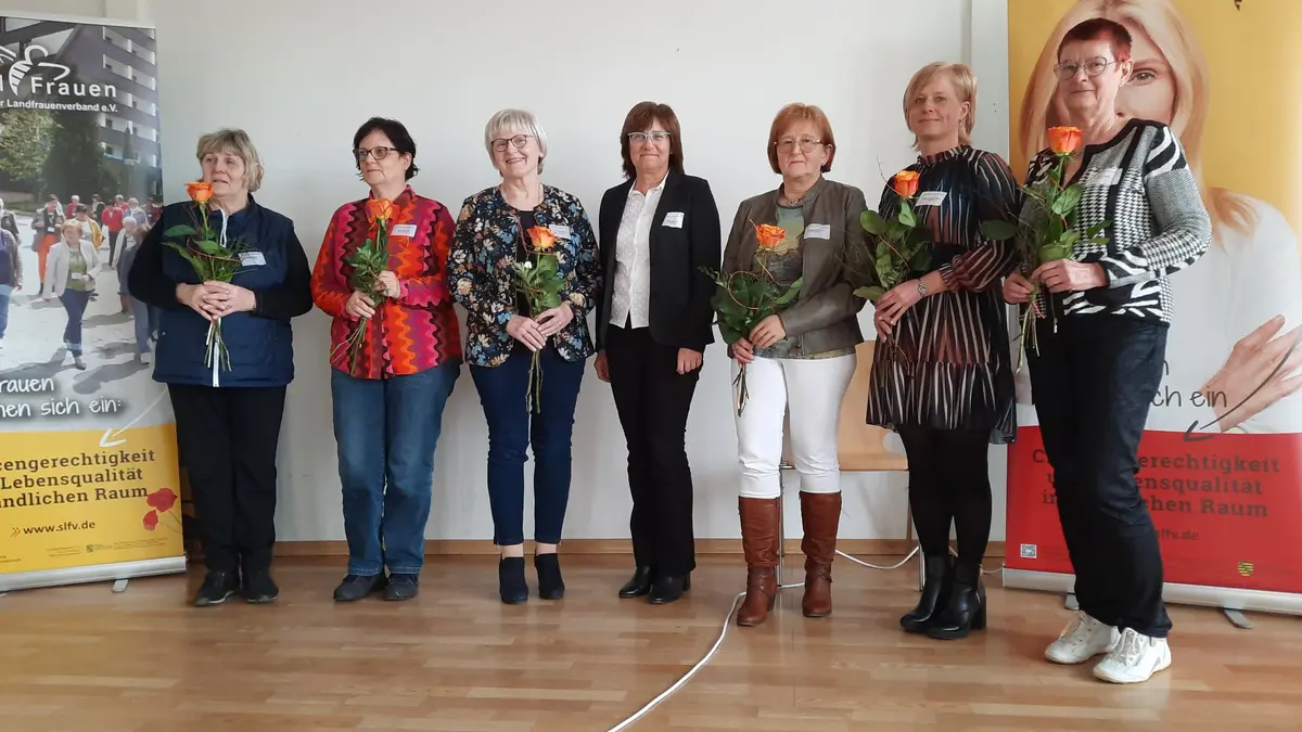 Der Vorstand des SLFV: v.l. Elke Börner, Barbara Hennig, Uta Schladitz (Präsidentin), Heike Sparmann (Geschäftsführerin), Hannelore Krausch, Susann Dietriech-Mieth & Kornelia Miotke.