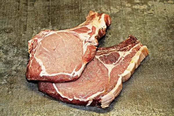 zwei Scheiben Fleisch 