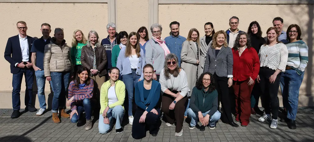 Ein Gruppenfoto der Mitarbeitenden der Verbraucherzentrale Saarland.
