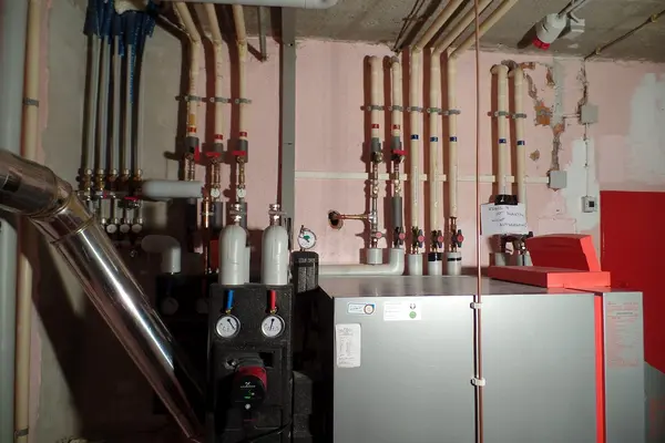 Die Heizungsanlage am Besten im Sommer erneuern.