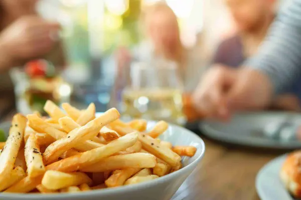 Marktcheck Kinderspeisekarten Pommes Restaurant