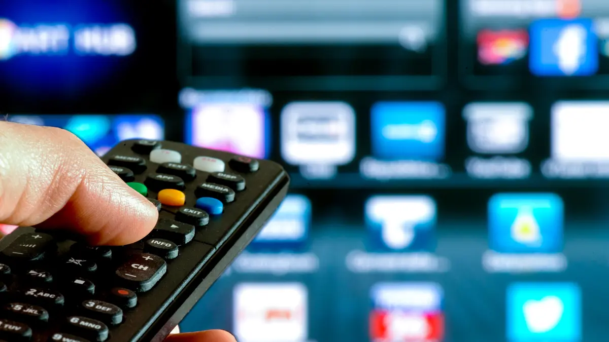 Smart TV mit Fernbedienung