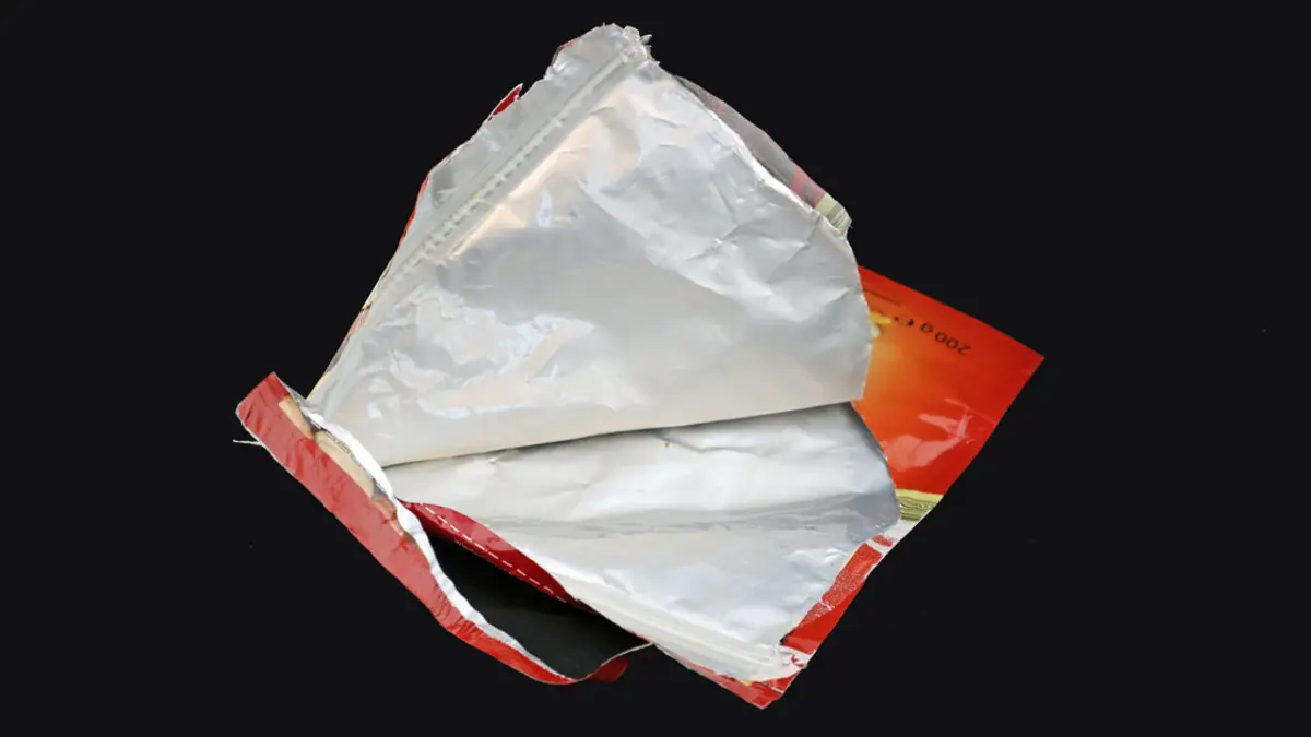 Packung mit Verbundfolie und Aluminium
