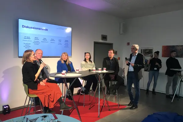 Podiumsdiskussion zum Weltverbrauchertag 2025 in Auerbach