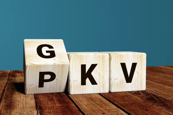Buchstabelwürfel kippen udn zeigen PKV und GKV