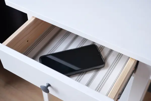 Smartphone in Schublade