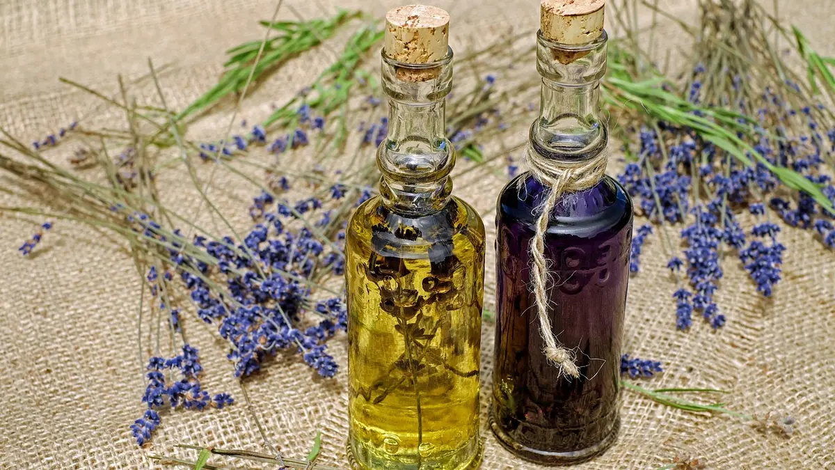 Badeöl und Lavendel