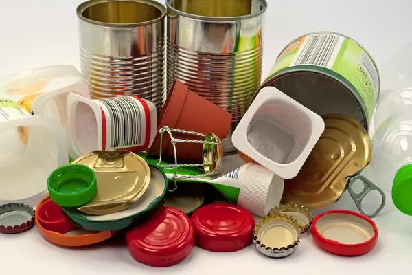Leere Verpackungen für Recycling