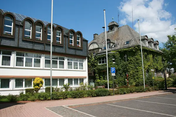 Rathaus, Neu- und Altbau, Hinterm Wall in Neuenrade