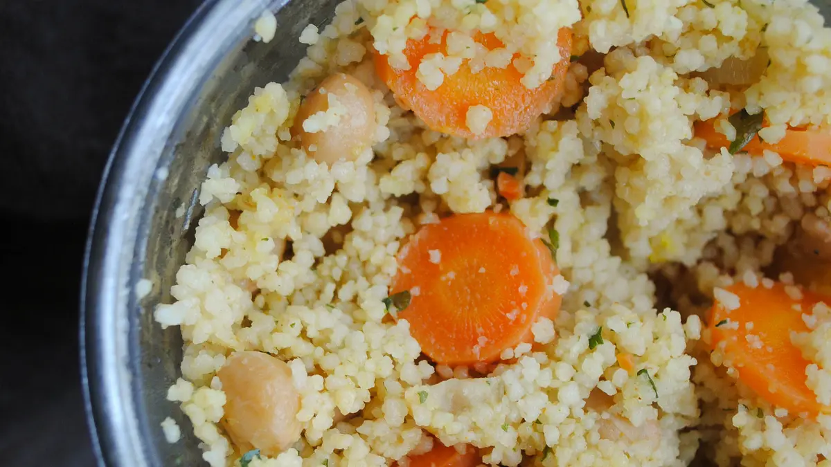 Selbstgemachter Couscous im Einmachglas