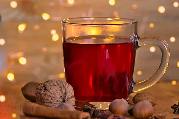 Glühwein – in weihnachtlicher Deko