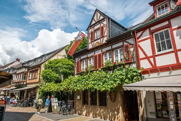 Wir sind für Sie vor Ort in Bad Neuenahr-Ahrweiler