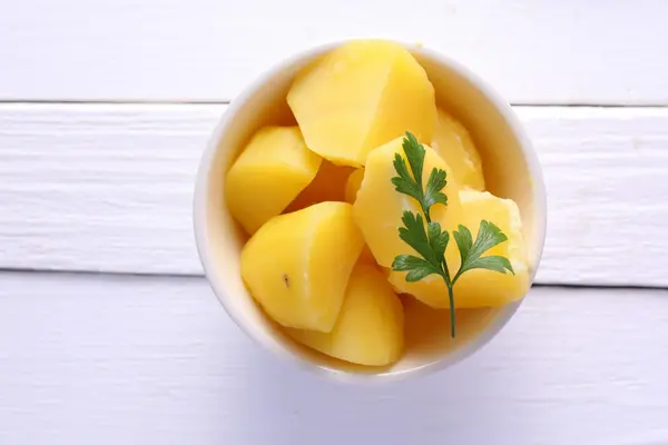 Kartoffeln gekocht in einer Schale