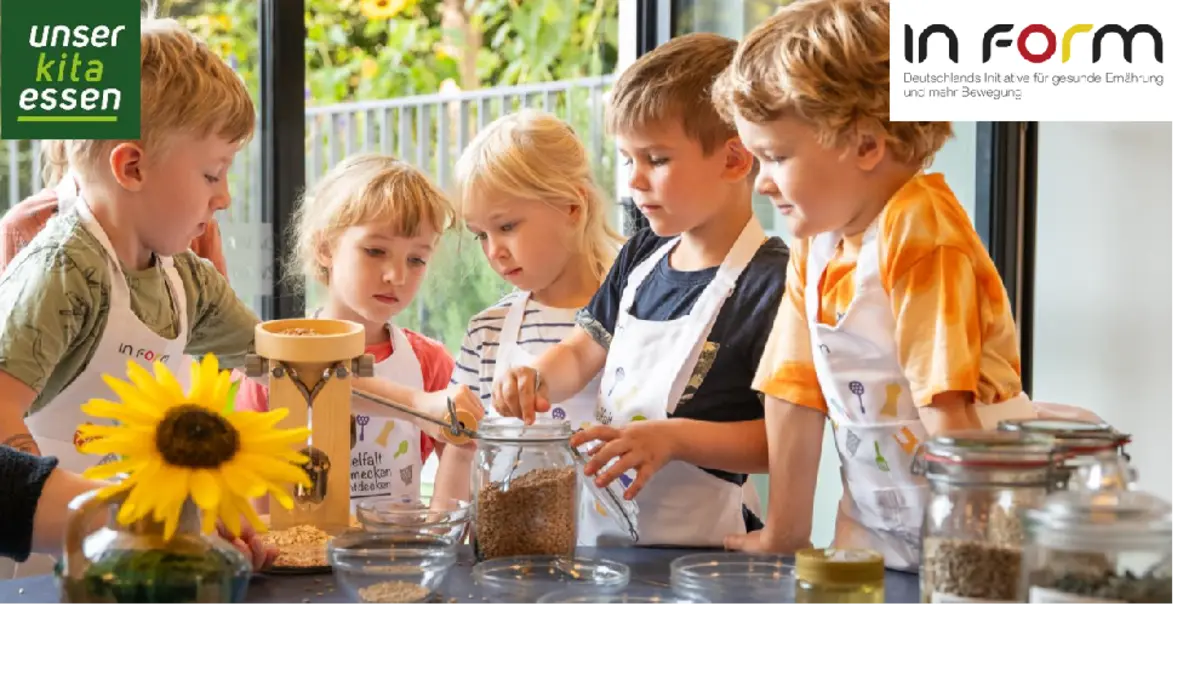 Kinder beim kochen