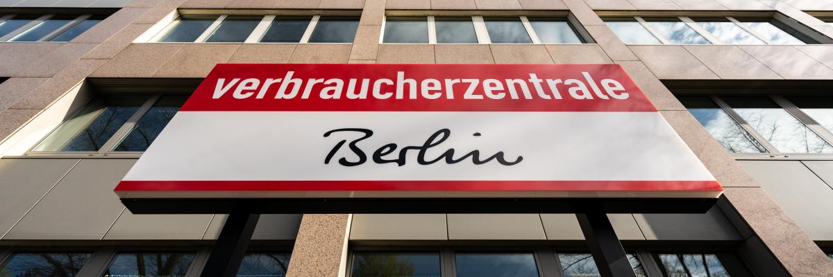 Leuchtschild der Verbraucherzentrale Berlin