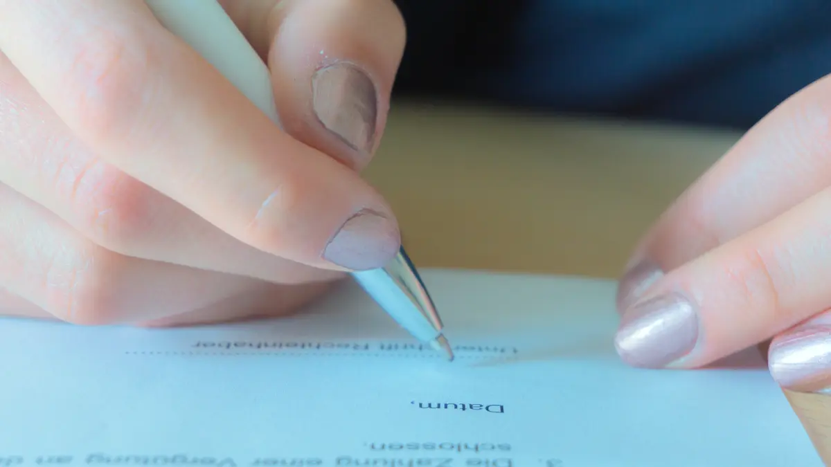 Unterschrift unter einen Vertrag