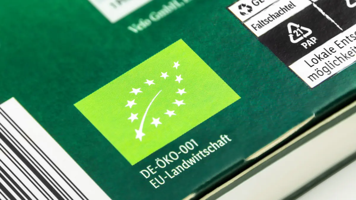 Eine Verpackung mit einem EU-Bio-Label.