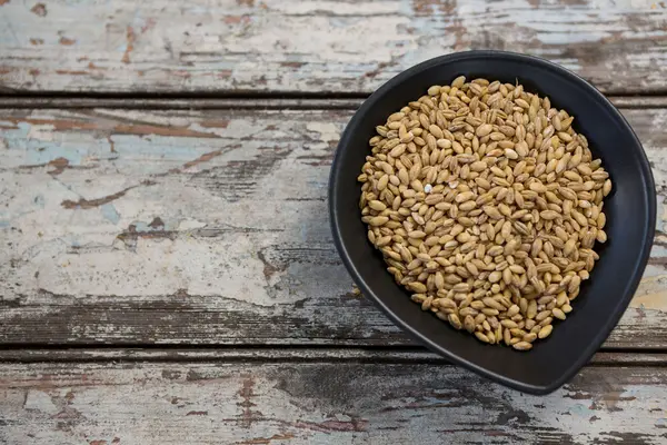 Freekeh ist ein unreif geernteter, getrockneter und gerösteter Weizen.