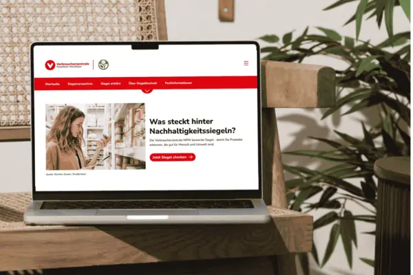 A laptop screen displaying the Siegelklarheit portal.