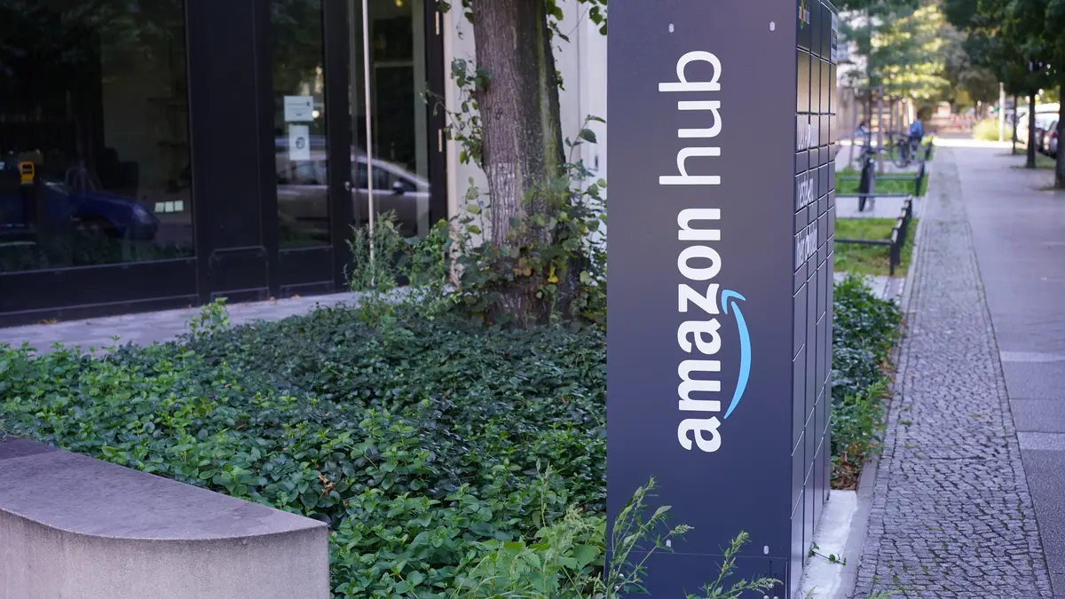 Amazon Hub an der Straße