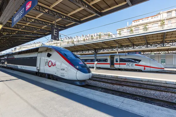 TGV und ICE am Bahnhof Paris Ost.