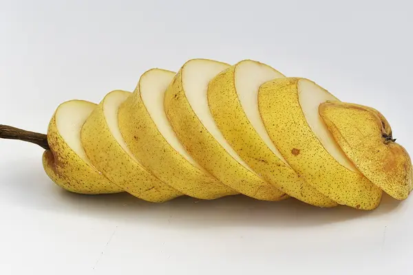 Birne aufgeschnitten