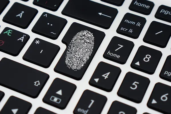 Computertastatur mit einem Fingerabdruck