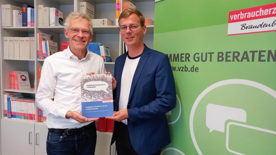 Sebastian Walter im BZ Potsdam mit VZB-Chef Rumpke