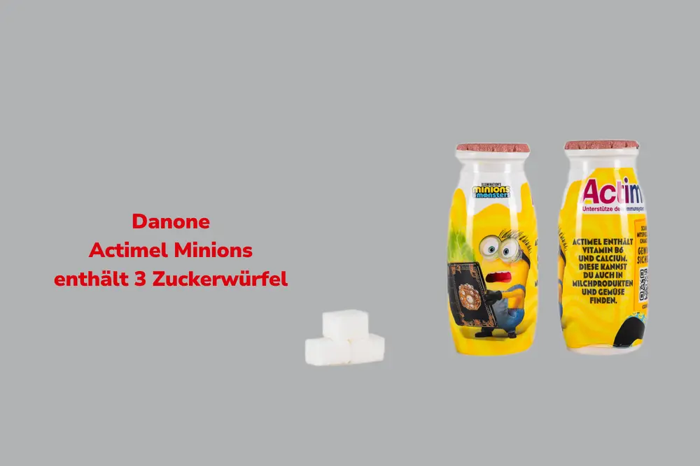 Joghurt Drink mit Angabe von Zucker mit Zuckerwürfeln