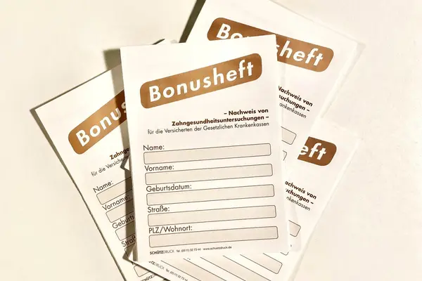 Mehrere Bonushefte